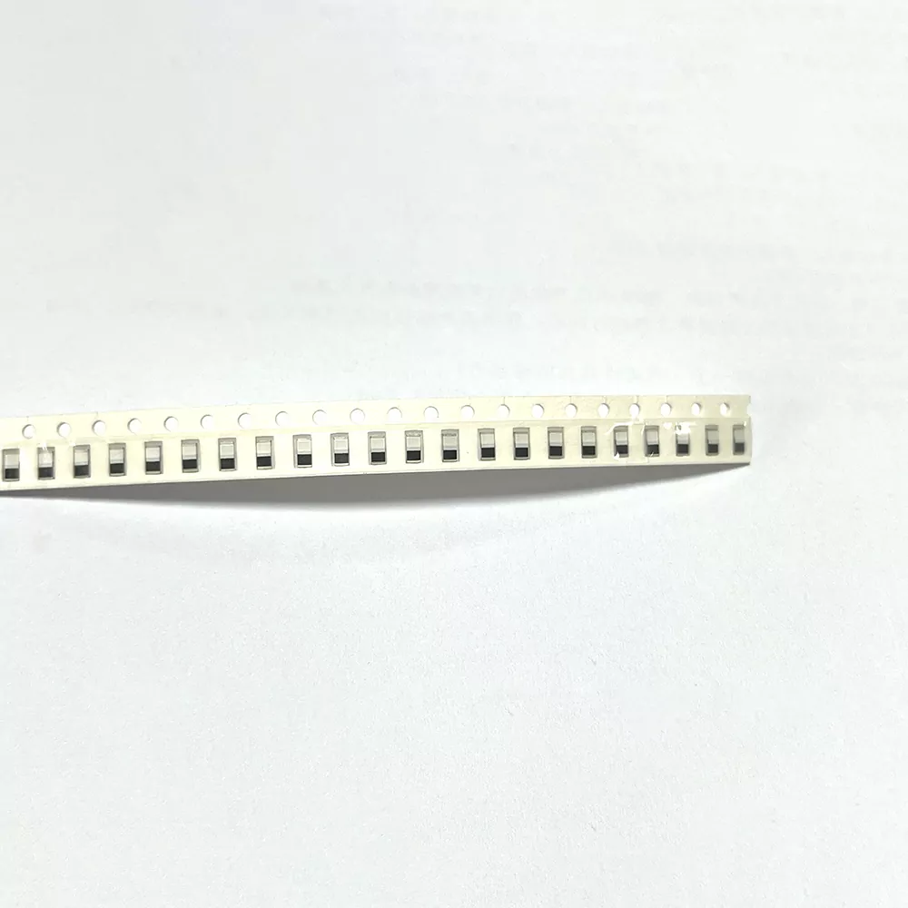 Zeramikazko adabaki antena